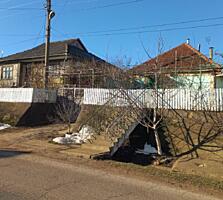 SE VÂND DOUĂ CASE cu magazin și intrare separată în s. Hagimus