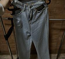 Джинсы s