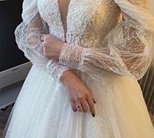 Нежное пышное свадебное платье со съёмными рукавами