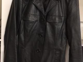 Куртка натуральная кожа S черная -220 лей