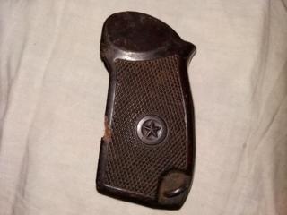Бакелитовая рукоятка для пистолета Макарова, оригинал.