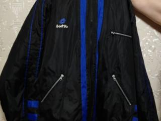Куртка новая мужская болоньевая с капюшоном. Практичная. Размер: 50-54.