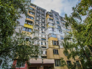PROPRIETAR: vinde apartament 4 camere în 2 nivele - 420 E/m2,