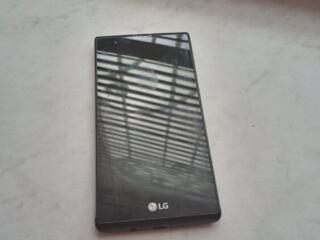 Телефон LG G4