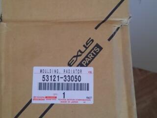 Молдинг переднего бампера