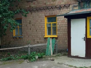 Дом возле Метро Академгородок, ул. Ефремовича №14
