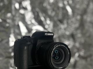 Продам Canon 800d + 18-55 mm в отличном состоянии