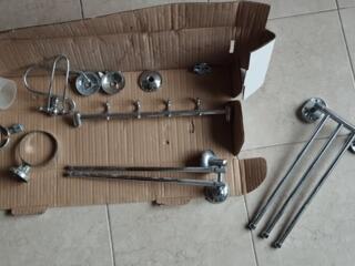 Набор для ванной. Вешалки, держалки