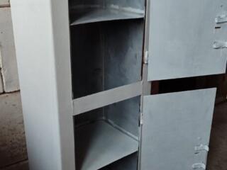 Металлический Сейф спасает ценности домашних.