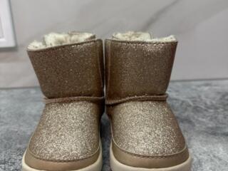 Зимние Ugg размер 20,5