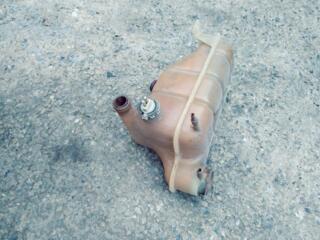 Продам расширительные бачки на Мерседес 124