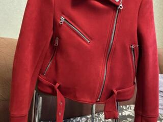 Продам женскую куртку оригинальную фирменную.