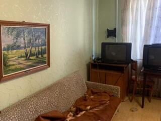 Продается квартира в центре-2 этаж-новая планировка-3 раздел. комнаты!