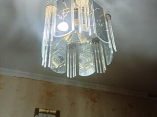 Продам люстру в отличном состоянии