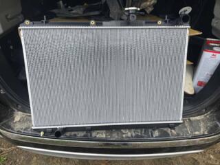 Радиатор охлаждения вода Toyota highlander 2008 hybrid