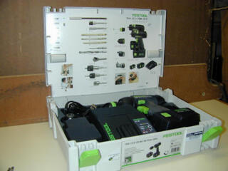 Продам шуруповерт со станцией. Хорошая фирма festools