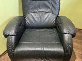 Продам кожаное кресло