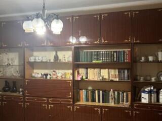 Продам стенку и другую мебель в придачу