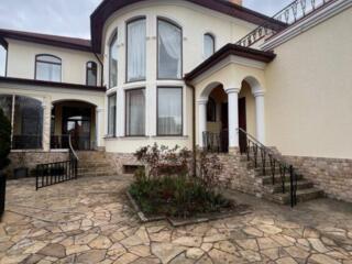 Продам будинок з ремонтом, басейном та гаражем на 3 авто Таїрове