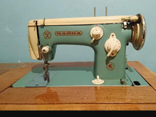 Продам швейную машинку