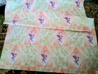 Продам клеёнку ПВХ на кухонный стол шириной 136 см. в рулоне 17 м.