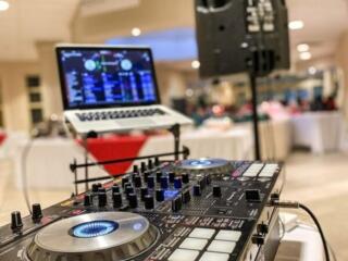 Достойное качественное проведение торжеств музыка+ведущая цена супер!