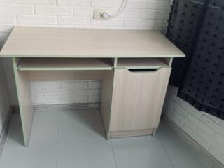 ПРОДАМ компьютерный стол! НЕДОРОГО!