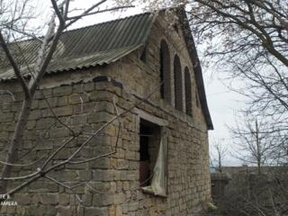 Продаётся в с.Усатово коробка дома с мансардной  крышей.