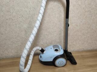 Продам отличный, немецкий, стильный пылесос Бош. С фильтрами