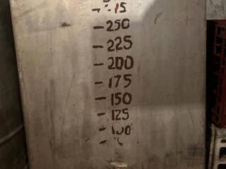 Бочки 300 литров.