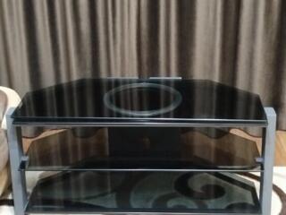 Продам столик стеклянный