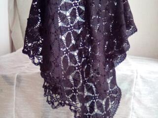 Продаются хорошие вещи почти новые.