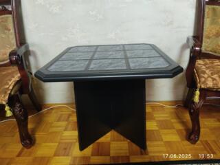 Журнальный столик