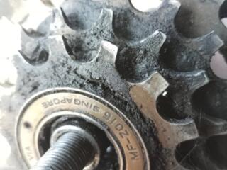 Втулка заднего колеса со спицами и звёздами