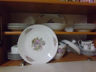 Продам советский хрусталь, два столовых сервиза пр-ва ГДР и СССР