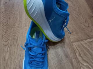 Продам кроссовки. В отличном состоянии.