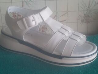 Обувь разная