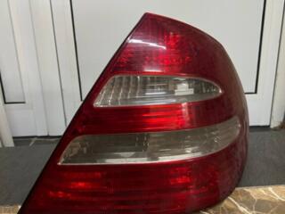 Задний фонарь от автомобиля Mercedes-Benz W211 E-Class (рестайлинг)