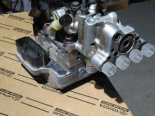 Блок ABS Toyota Prius 30