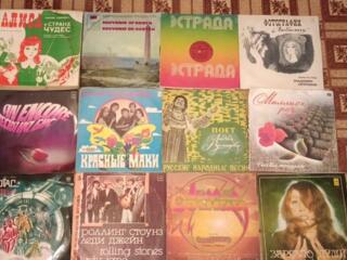 Продам пластинки, есть много Патефонных цены договорные.