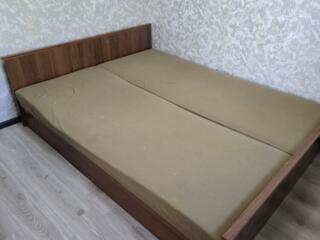 Продам двухспальную кровать 1.6×2.0