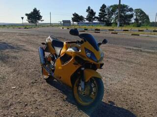 Продам спортбайк Honda CBR F4 2003г
