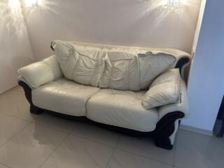 Продам кожаный диван и кресло