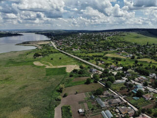 ЗЕМЕЛЬНЫЙ УЧАСТОК под строительство с видом на два озера В Молдове.