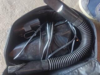 Продам автомобильный пылесос витек.