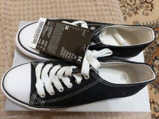 Продам кеды новые