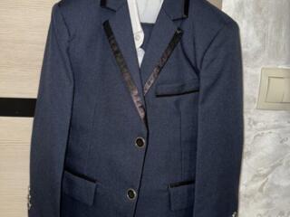 Костюм тройка