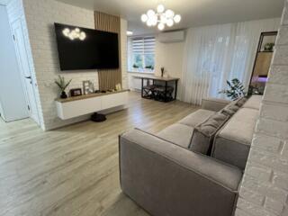 3к квартира с техникой и мебелью. Центр Балки.