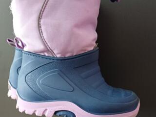 Продам детскую обувь