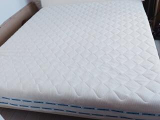 Двуспальный матрас 1.80*2.20